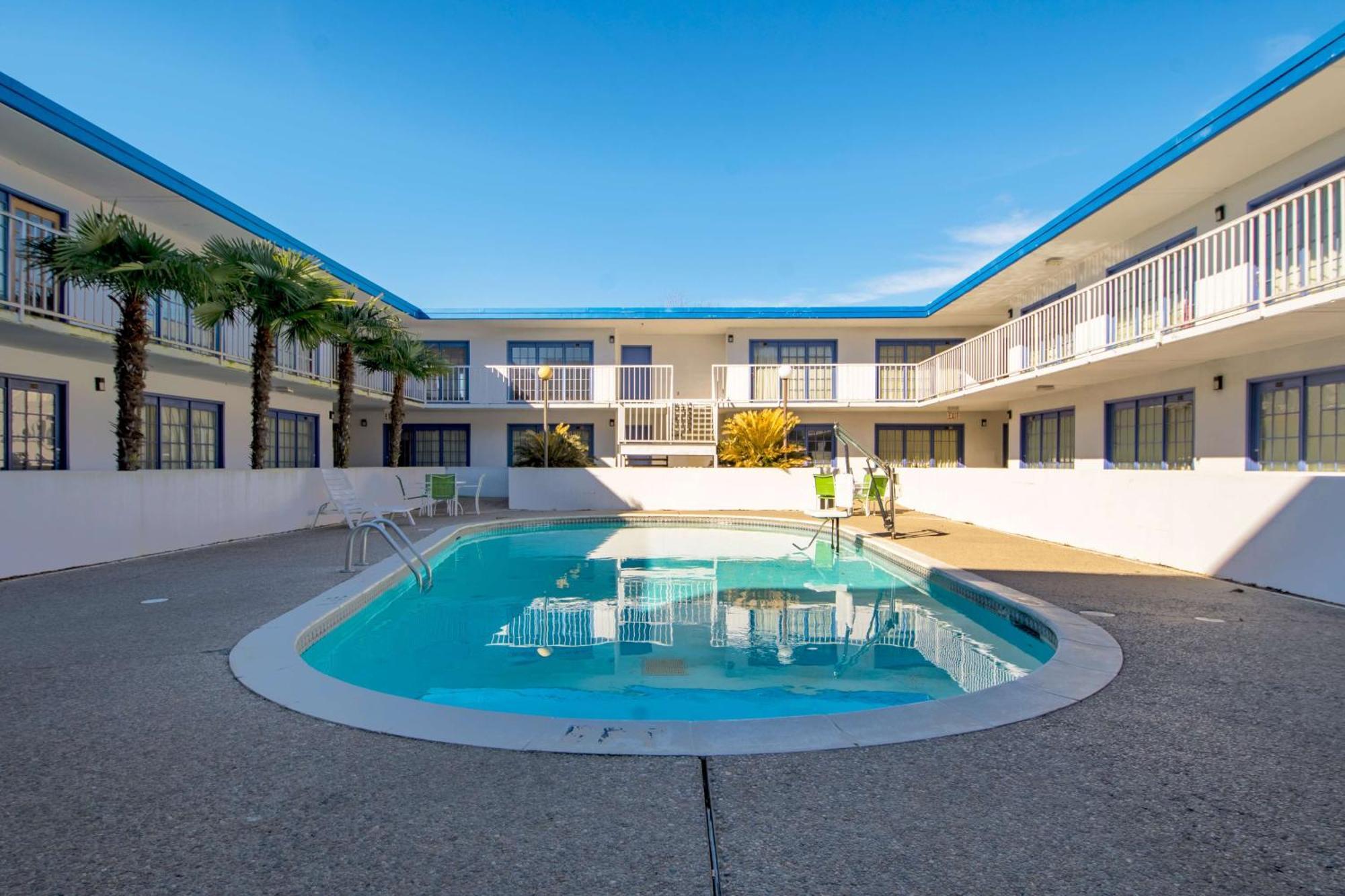 6-opelousas, La Hotel 3*